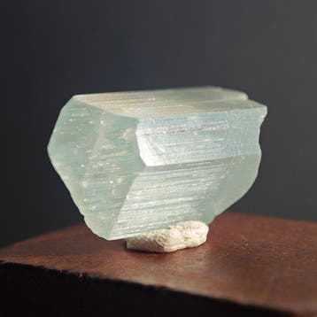 40,7 ct Exclusief geslepen Aquamarijn met Vreemde
