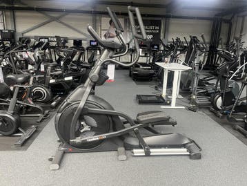 Taurus Crosstrainer FX9.9, Nieuw