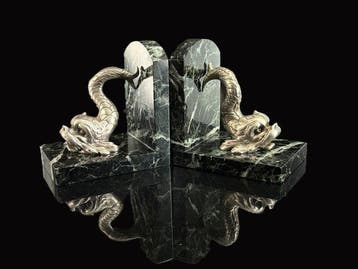 Boekensteunen (2) - Mythologische vissen – Japanse draken,, Antiek en Kunst