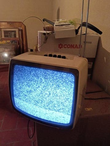 Buis televisie - INDESIT T17LI werkend