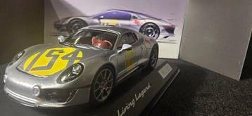 Spark 1:43 - Modelauto - Porsche - Le Mans Living Legend -, Nieuw