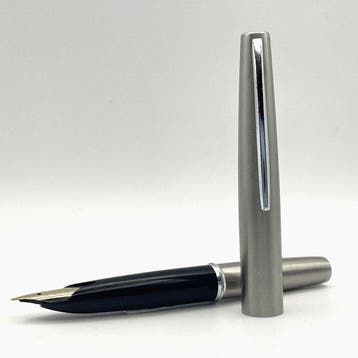 Sailor - Stainless Steel Gold from the Swiss Bank 14K nib -, Nieuw