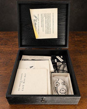 Man Ray (1890-1976) - Catalogue in a box: Cafe Man Ray