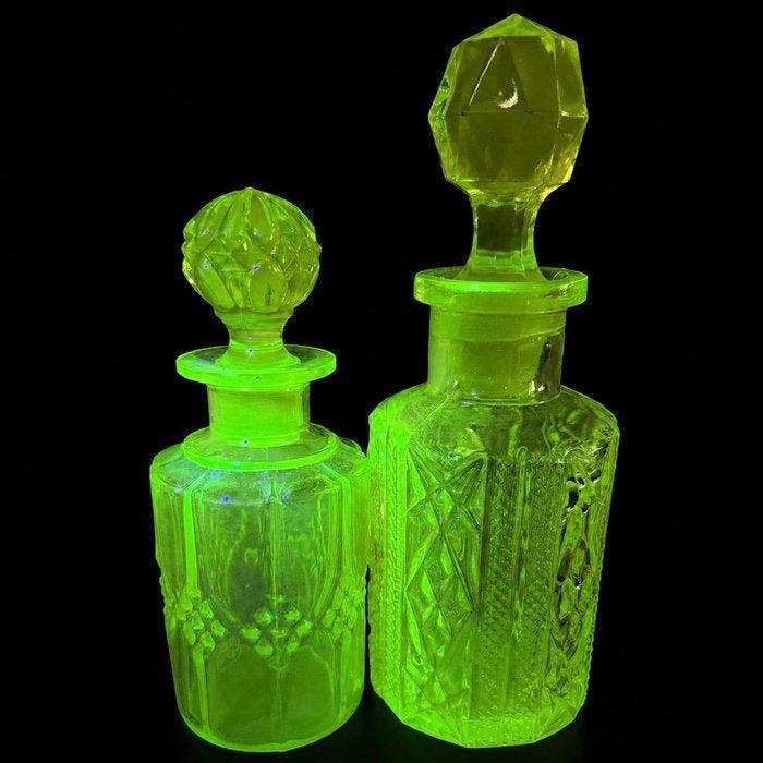 Verreries de Scailmont - Parfumfles - Uraniumglas - ART DECO, Antiek en Kunst, Kunst | Designobjecten