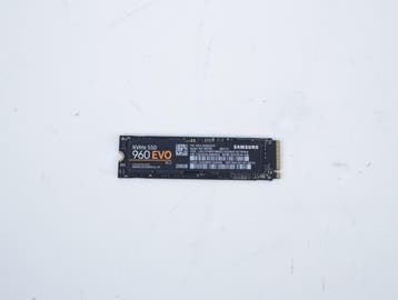 [RETOURDEAL] Samsung 960 EVO NVMe SSD 250GB [Tweedekansje..., Computers en Software, Harde schijven, Ophalen of Verzenden, Nieuw