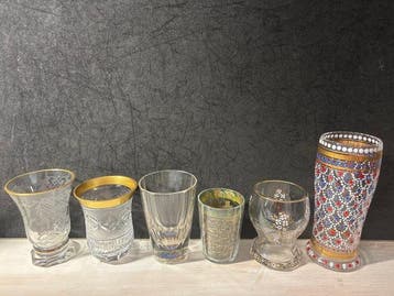 Pot (6) - Glas, Goud - Boheemse unieke glaskunst