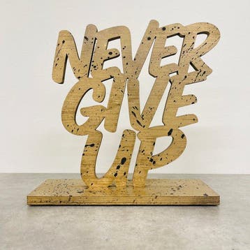 AIIROH - Wood Sculpture - Never Give Up XXL