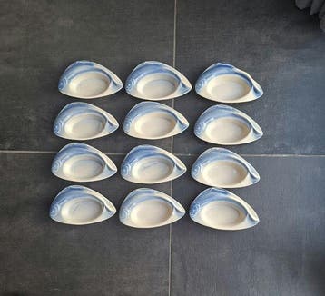 Cherles Amand - Eetservies voor 12 (12) - Aardewerk