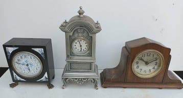 Klok (3) - Tin, Emaille, Hout, Messing - 1950-1960
