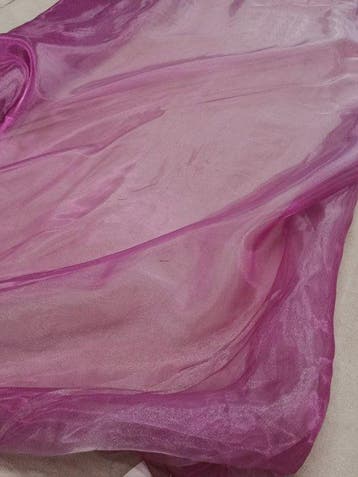 Raffinato Taglio di Tessuto Organza Cangiante Ciclamino e