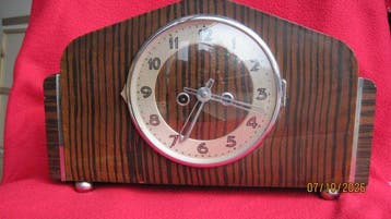 Pendule - Kienzle. - Art Deco Hout, metaal , koper. -