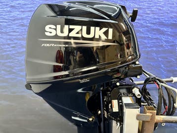 “ Suzuki 30 pk | Compleet in nieuwstaat | PowerTrim, Watersport en Boten, 10 tot 30 pk, Viertaktmotor, Ophalen of Verzenden, Zo goed als nieuw