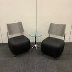 Complete set van 2 design stoelen + design tafel, Harri, Ophalen of Verzenden, Gebruikt, Zwart, Stof