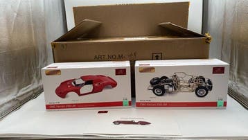 CMC 1:18 - Modelauto - Ferrari 250LM Car body + Rolling, Nieuw