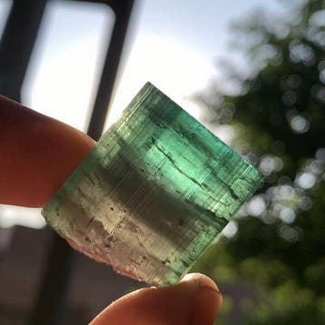 Prachtige tweekleurige toermalijn uit Afghanistan – 32,63 g