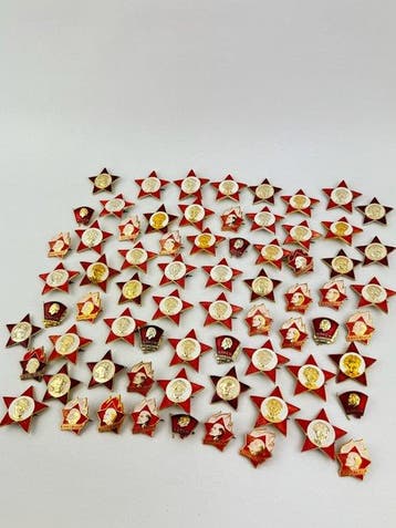 Themacollectie - Verzameling van Sovjetunie-pionier-insignes