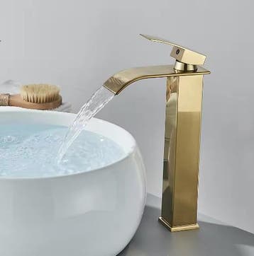 Geborsteld Gouden Wastafelkraan met Waterval – Enkele Hendel, Verzenden, Nieuw