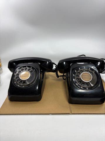 Analoge telefoon - Bakeliet, metaal, plastic - Twee vintage