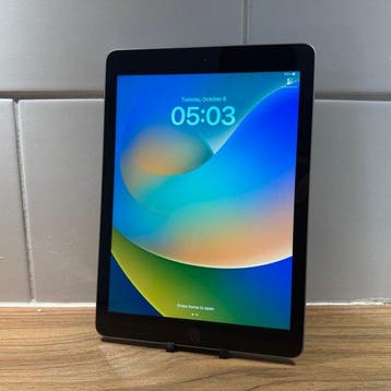Apple iPad (5th Generation) 128GB Wifi - Mobiele telefoon, Nieuw