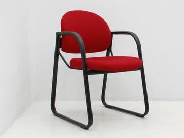 Vergaderstoel Ahrend - bekleding rood - ringpoot zwart -, Werkplek, Ophalen of Verzenden, Gebruikt, Overige typen
