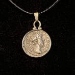 Oud-Romeins Zilver Oud-Romeins zilveren denarius, als hanger