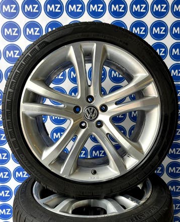 Volkswagen Tiguan 5N | 19 inch Savannah Velgen + Zomerbanden, Auto-onderdelen, 19 inch, Gebruikt, 255 mm, Banden en Velgen