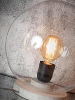 2dekans | Tafellamp glas/cement Warsaw dia.32cm, Huis en Inrichting, Lampen | Tafellampen, Ophalen of Verzenden, Zo goed als nieuw
