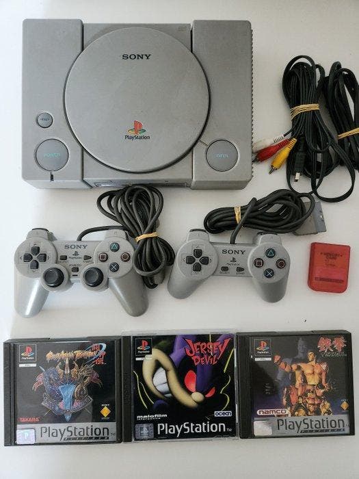Sony - Playstation 1 (PS1) - PS1 & 2 Controllers & 3 Games, Spelcomputers en Games, Spelcomputers | Overige Accessoires