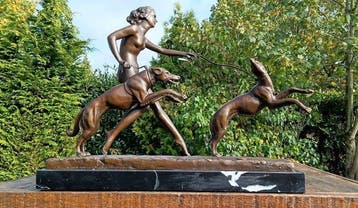 sculptuur, diana met 2 windhonden - 32 cm - brons marmer, Antiek en Kunst