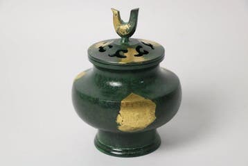 Takaoka bronzen wierookbrander met verguld vogel-finiaal –