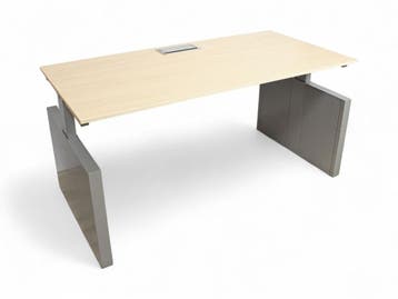 Voortman Hi Tee bureau, 160x80cm, lindberg eiken-aluminiu..., Huis en Inrichting, Ophalen of Verzenden, Elektrisch, Gebruikt