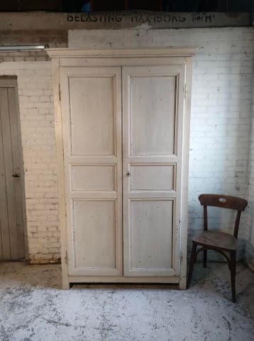 Were Home opheffingsuitverkoop, alles -50%!! antieke kast