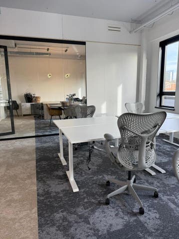 Circulaire Kantoorinrichting? Showroom Omgeving Utrecht, Verzenden