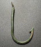 Viking periode Bronzen vishaak, zeldzaam en onbeschadigd.