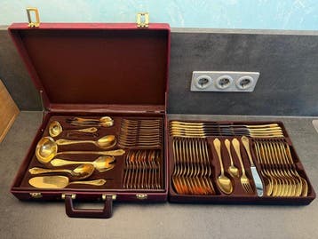 SBS Solingen - Bestekset voor 12 personen (70) - Model 25 -