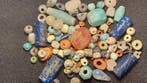 Oudegyptisch naar Latijn Glas meer dan 100 oude kralen