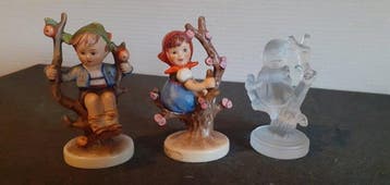 Goebel - Beeldje - Uniek trio van M.I.Hummel  Appletree