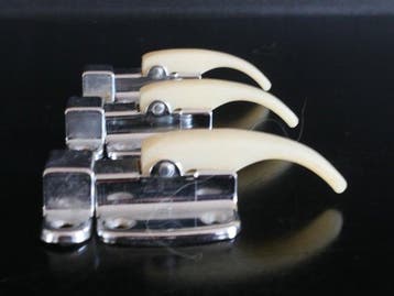 Bauhaus Deurbeslag (3) - Vachette - 1940-1950 - Loqueteaux -