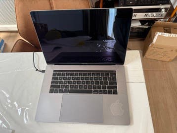 Apple MacBook Pro 15.5 (2019) HexaCore i7 - Laptop (1), Nieuw
