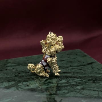 Gouden broche; Poedel, Sieraden, Tassen en Uiterlijk, Gebruikt, Overige kleuren, Ophalen of Verzenden, Met edelsteen