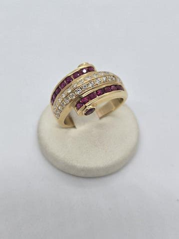 Statement ring - 18 karaat Geel goud - 0.92ct. tw. Robijn -