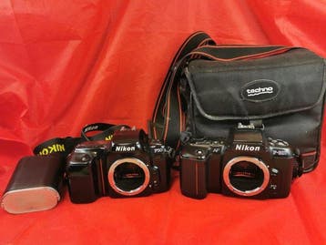 Nikon KIT Lotto Nikon F50 e Nikon F-601 Flash Metz e borsa, Nieuw