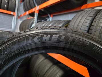 4x Michelin Pilot Alpin 5 245/45 R19 102V M+S Winterbanden, 19 inch, 245 mm, Nieuw, Band(en)