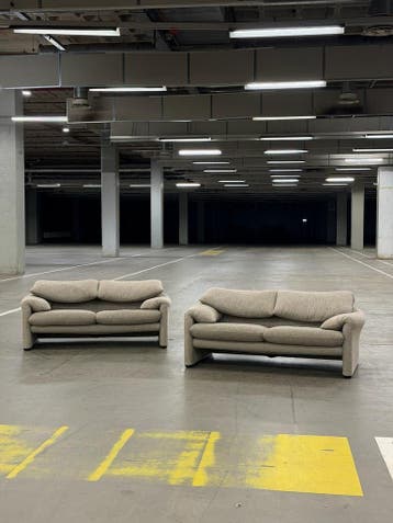 Cassina Maralunga 2-zits Bank | 2 stuks | Shitake, Huis en Inrichting, Banken | Bankstellen, 150 tot 200 cm, Stof, Tweepersoons
