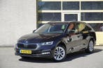 Zakelijke Lease |  Škoda Octavia Combi 1.5 TSI 150PK! First, Stof, Gebruikt, Overige brandstoffen, Zwart