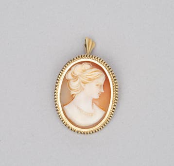 Een 14k geelgouden broche/hanger bezet met camee, Holland, Gebruikt
