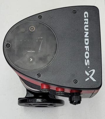 GRUNDFOS POMP MAGNA1 40-80-F220 GEBRUIKT 97924176, Doe-het-zelf en Verbouw, Verwarming en Radiatoren, Ophalen of Verzenden, Gebruikt