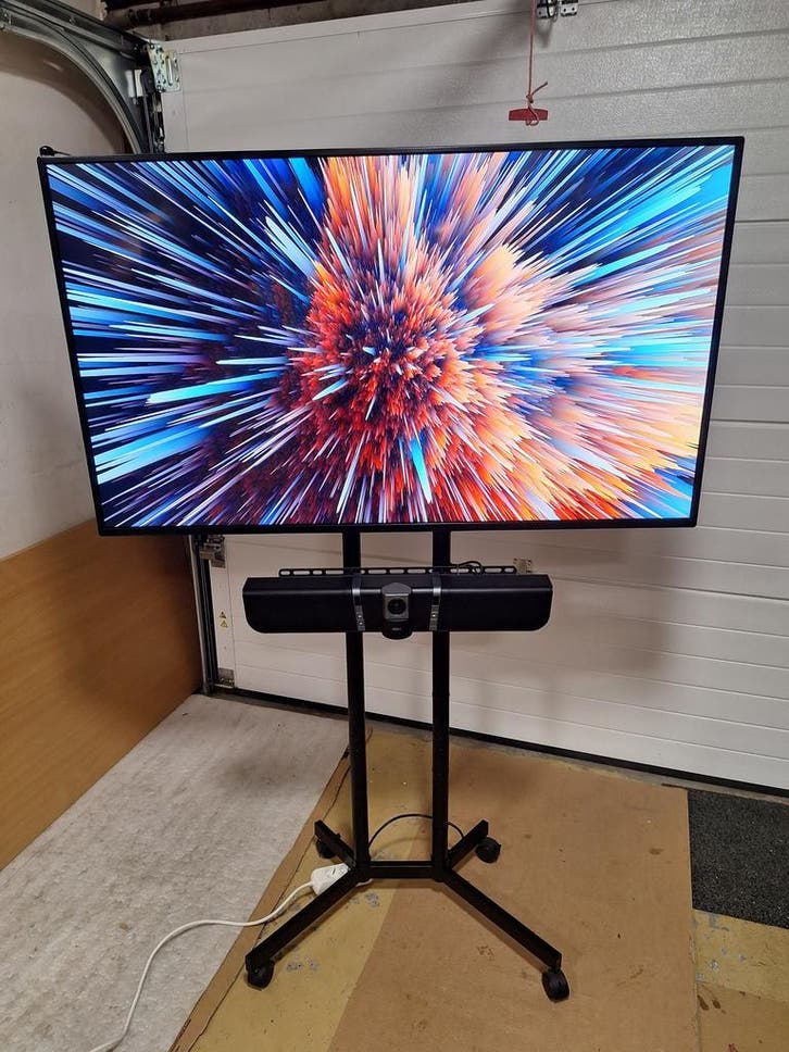 55 INCH PRESENTATIESCHERM DISPLAY STAANDER VIDEOCONFERENTIE, Computers en Software, Monitoren, LED, Ultra HD (4K), Refurbished