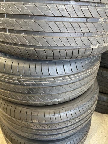 “205 55 16 Michelin / Goodyear Demo.Puntjes zitten er nog op, Ophalen, 16 inch, Nieuw, 205 mm