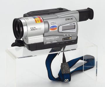 Sony CCD-TR728E Hi8 camera